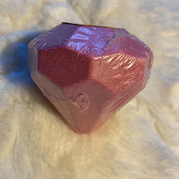 Cosmetic Bundle - Picture 13 of 13